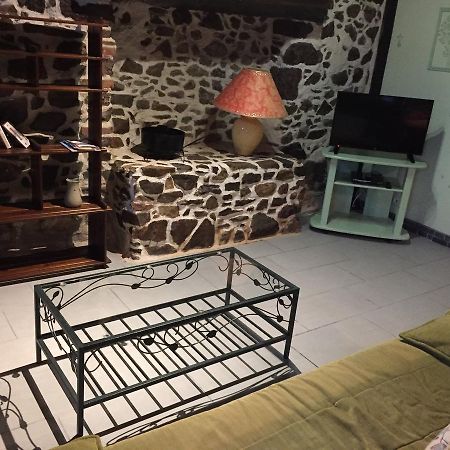 Gites Au Clos Du Lit Saint-Aaron Eksteriør billede