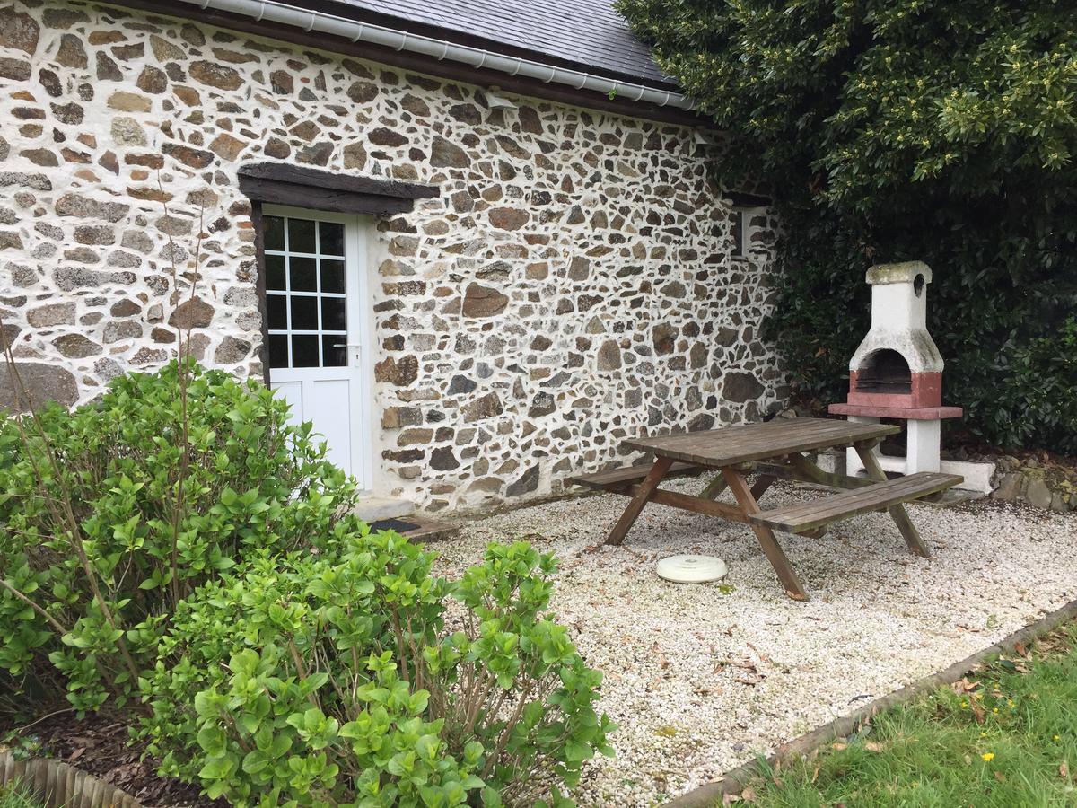 Gites Au Clos Du Lit Saint-Aaron Eksteriør billede