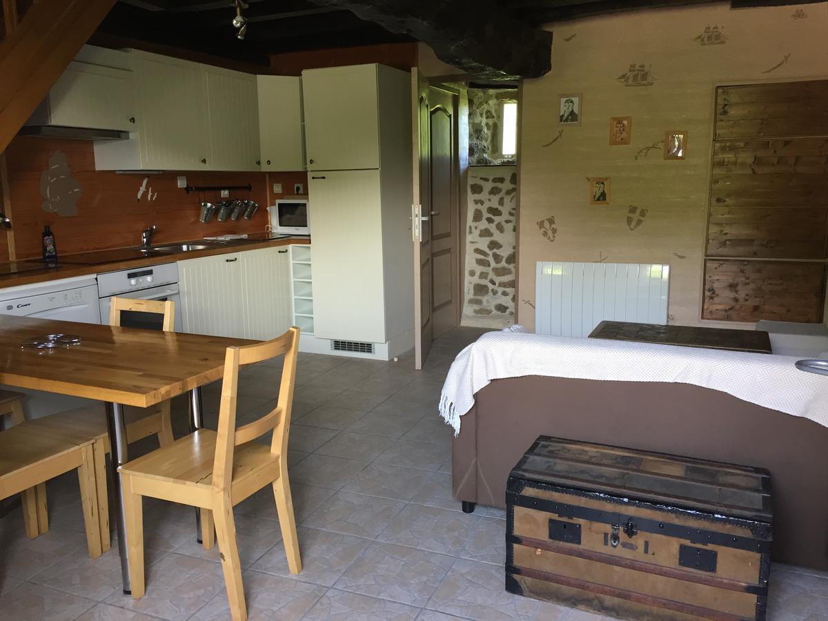 Gites Au Clos Du Lit Saint-Aaron Eksteriør billede